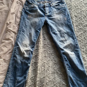 Esprit jeans - Blåa esprit jeans! de är baggy och i ett bra skick!