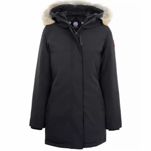 Canada goose Victoria parka - Säljer min äkta canada goose, säljer för jag köpt en ny jacka. Finns i hallonbergen att hämta först till kvarn. Priset kan diskuteras vid snabb affär  