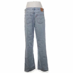 Levis jeans - Skit snygga jeans med najs tvätt men är tyvärr lite för stora för mig. ( Midjemått är 84) Skriv privat för fler bilder💕 