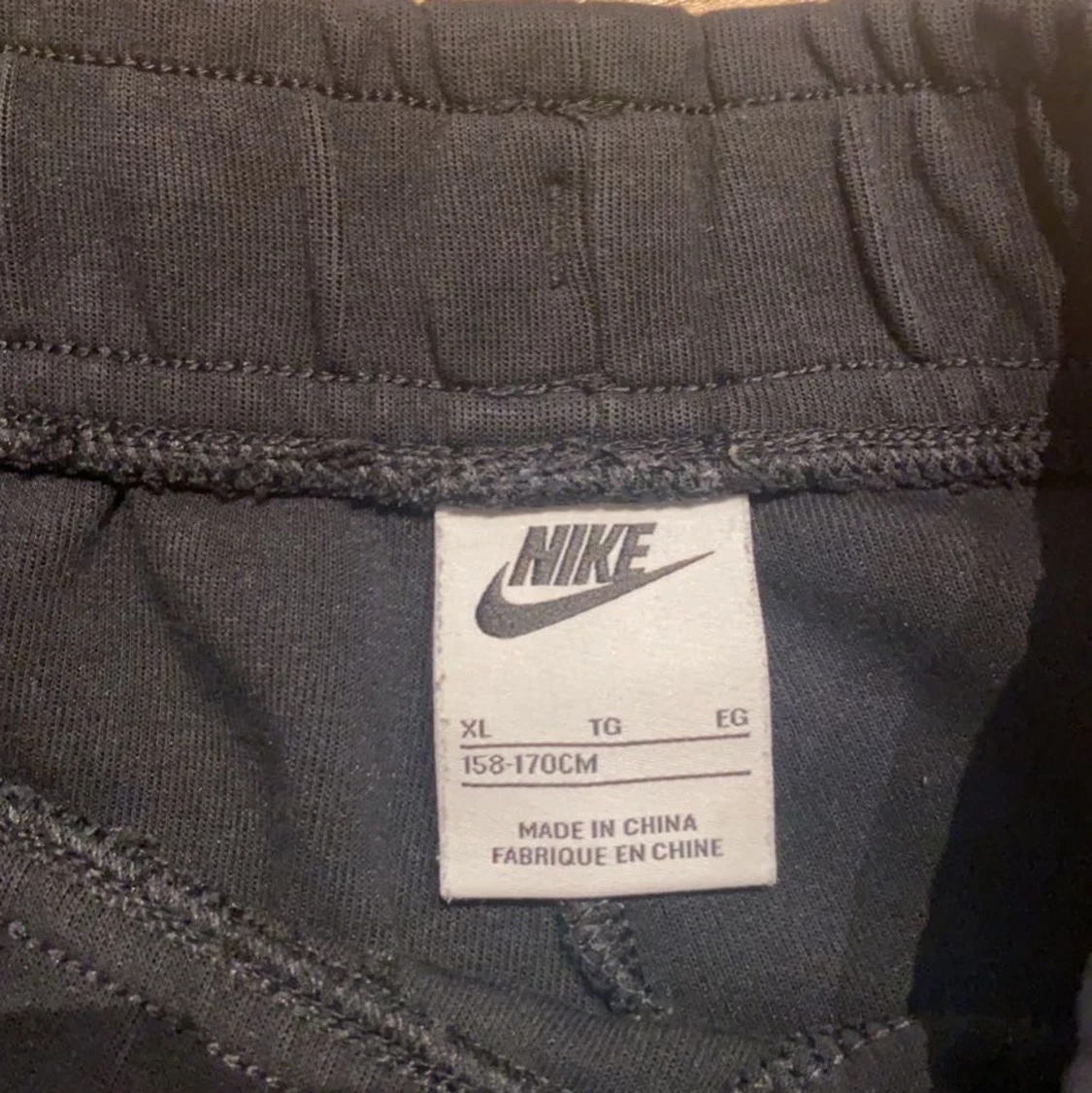 Nike tech byxor svarta storlek 158-170cm - 91