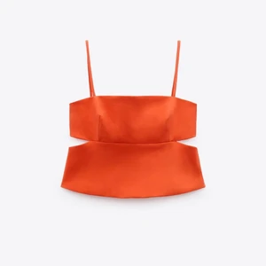 Topp från zara - Topp från zara i storlek s, använd 1 gång. Köparen står för frakten💗