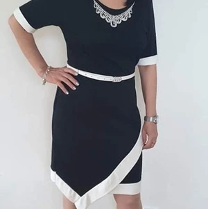 Klänning  - Har använt en gång 