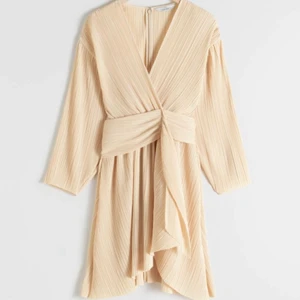 Other stories klänning - Storlek 36. Aldrig använd, nypris är 990 kr