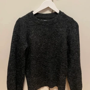 Stickad tröja - Superfin stickad tröja från Vero Moda💕💕 säljer då den inte kommer till användning!