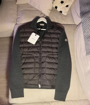 Moncler cardigan - Såld 