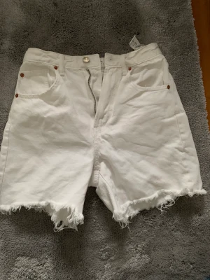 Shorts - Säljer dessa två par shorts. Kostar 100kr styck Skriv om intresserad✨