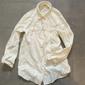 Oversized skjorta  - Vit bomulls skjorta