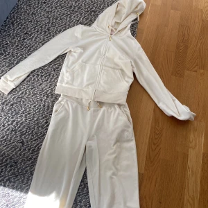 Juicy coutore - Köpte hela sätet för 1600kr. Säljer nu för 750kr❤️köparen står för frakten❤️