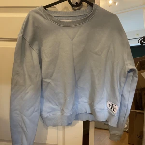 Blå tröja - Tröja från Calvin klein så fin blå