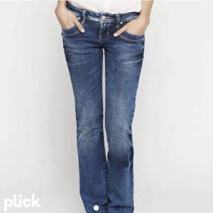 (Dirket pris: 500kr) Ltb jeans i modellen valerie. Storlek 24/30, inga defekter, alltså som nya. Nypris 799kr.