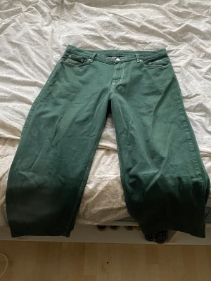 Sweet Big Skates Large - Gröna sweet big skate byxor i storlek large, lite uppsydda men är i ganska bra skick 