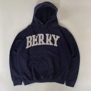 Vintage hoodie - Köpt på en vintage butik. Passar inte längre