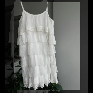 Studentklänning - Så fin klänning till studenten💖 Använd endast en gång, som ny!