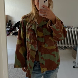 Camo jacka  - Vintage camoflage jacka! Lite större i storleken