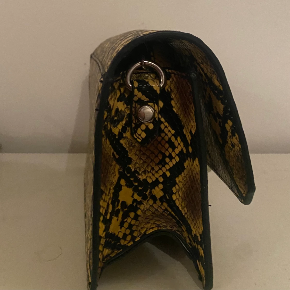 Ormväska från Zara - 90