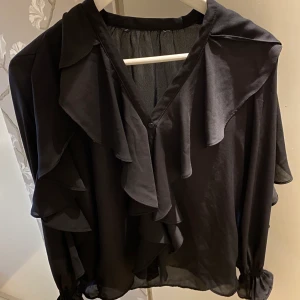 Zara blus  - Blus från Zara i mycket fint skick!