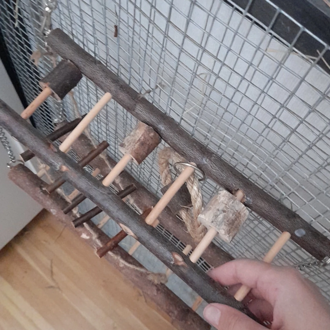 Säljer en smådjursklätterställning.  - 91