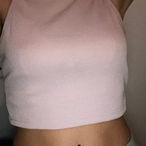 Rosa linna - Helt vänligt rosa linne, skön att ha på sommaren eller om man bara ska vara hemma en kväll😊