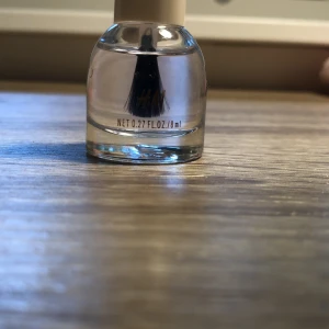 Nagellack  - Genomskinligt nagellack!!❤️ oanvänd🍂