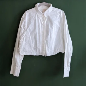 H&M cut off shirt - H&M - cut off shirt - new condition - featured raw hem 
