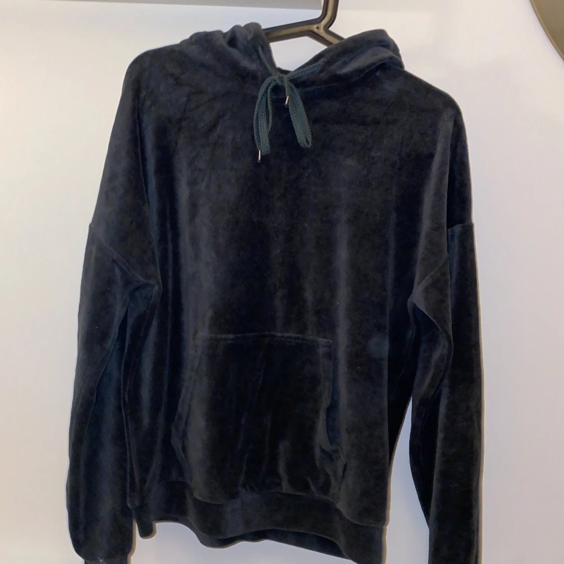 Mörkgrön matt hoddie