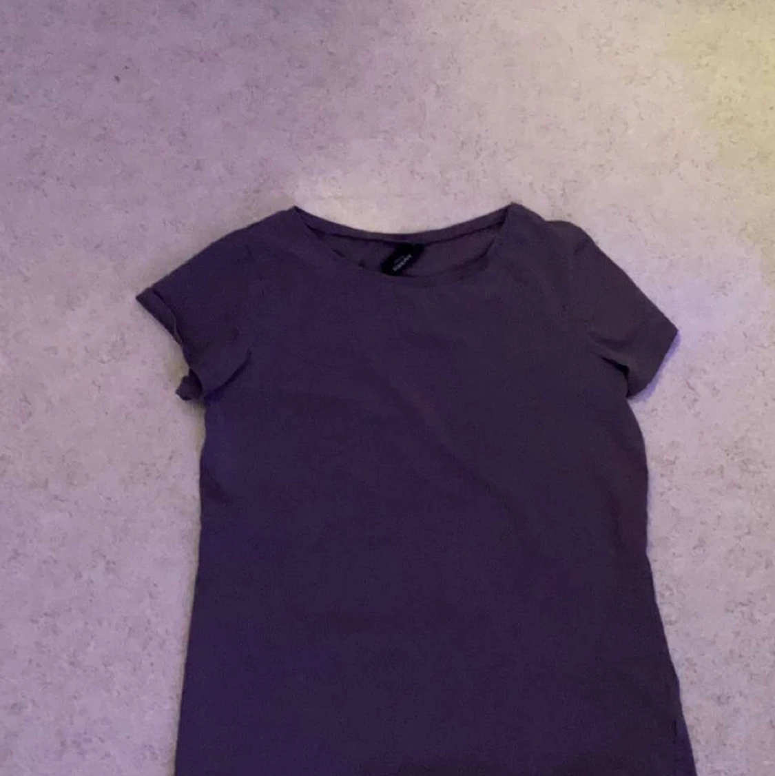 Basic lila t-shirt storlek M - 90