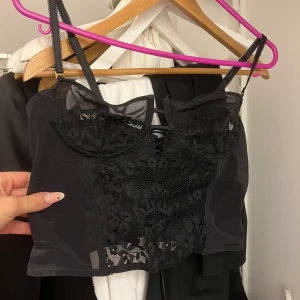 Korsett Zara  - 75B oanvänd. Buda gärna 