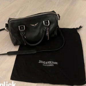 Zadig Sunny bag - Säljer nu denna så snygga väska!❤️Skriv privat för mer bilder!