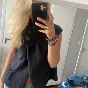 Topp - Svart topp i stl S, 500+frakt