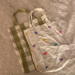Totebags - Två st olika totebags