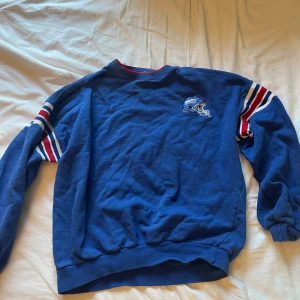 Blå college tröja - Blå college tröja!! 
