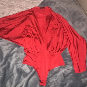 Body - Denna body köpte jag och testade och den va för stor så aldrig använt denna fina, jag har för små bröst för denna så den passar nog den som har lite större än mig, storlek Xs men känns väldigt stor så nog S.