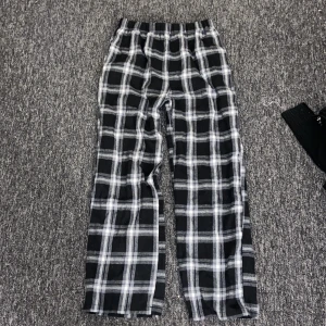 Pyjamas byxor  - Randiga pyjamas byxor i storlek Xs.