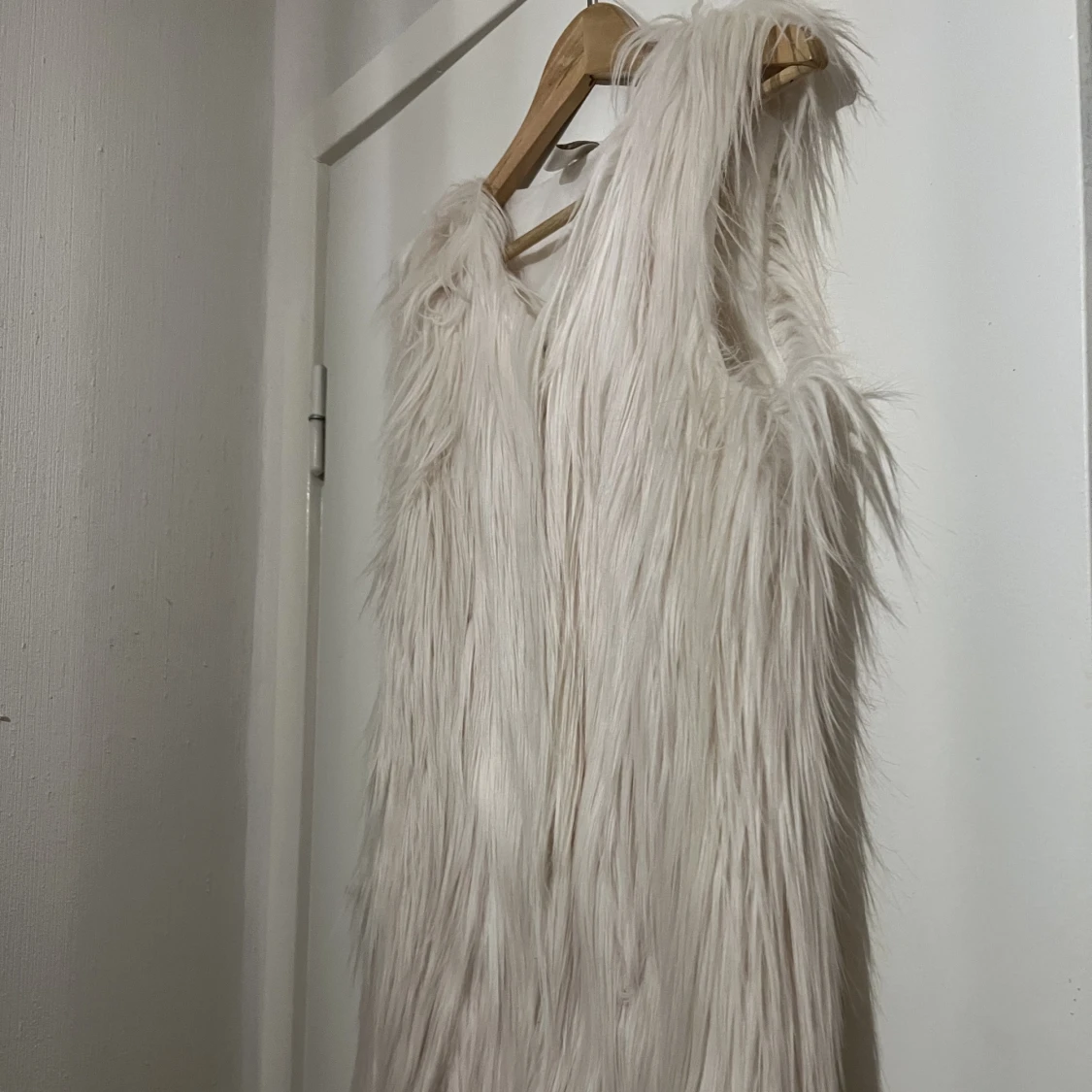 Fluffig väst ifrån Vila 🤍 - 90