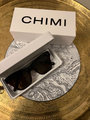 chimi  - Helt nya chimi solglasögon, Aldrig använda!!!