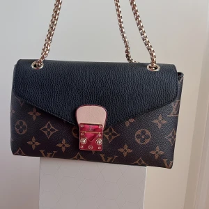 Väska  - Aldrig använd 