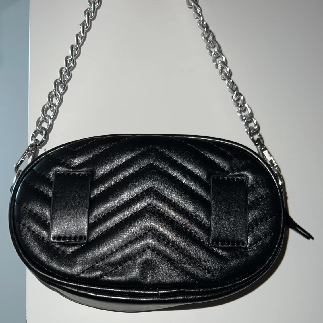 Svart liten väska  - 91