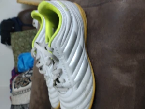 Adidas Copa America fotbollskor innomhus storlek 38,5 - Använd 3 gånger och den är  i gott skick, den är 2 månder gammal hos mig.