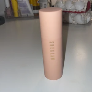 Smink  - Säljer denna contour stick från SHEGLAM användt 1-2 gånger. Kommer inte till användning längre 