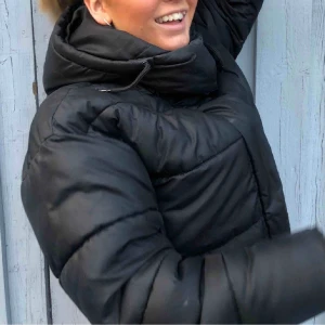 Dunjacka - Dunjacka från Monki i storlek xs! Perfekt till vintern 😍