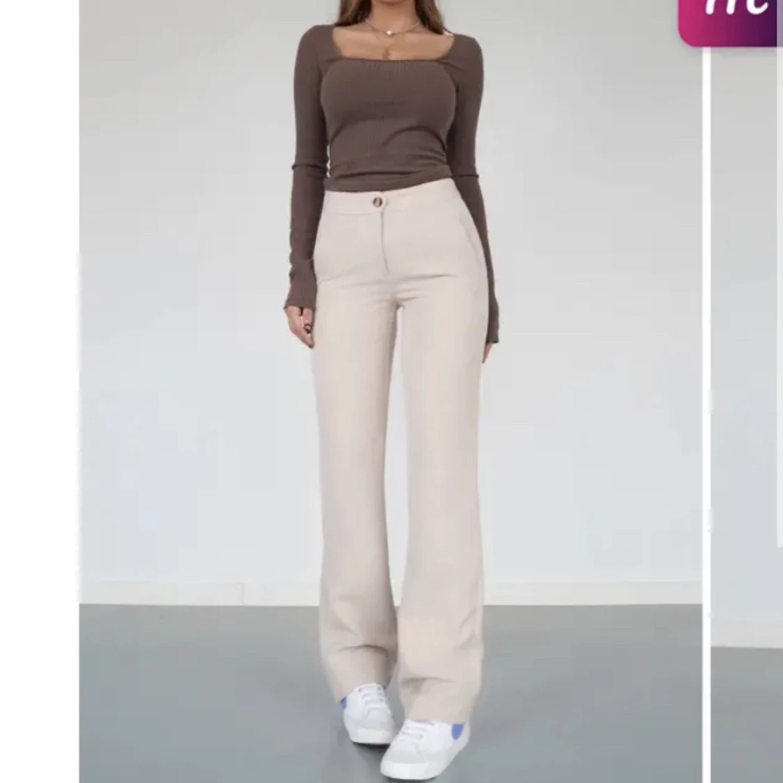 Beiga slutsålda kostymbyxor i midwaist