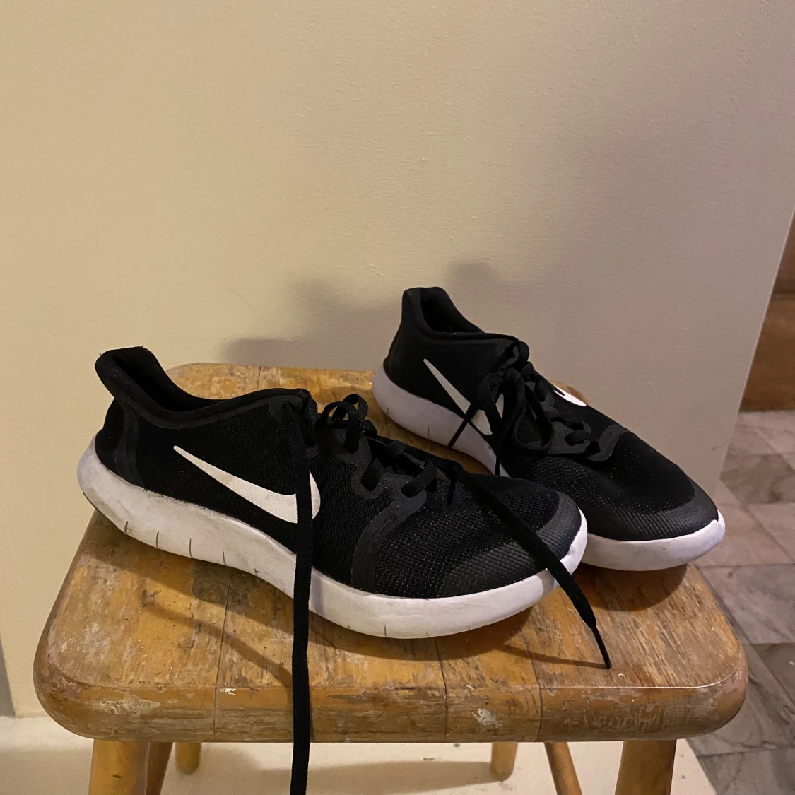 Nike Sneakers flex contact (svarta)  - 90