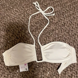 Bikini - Super fin vit bikini överdel från Primark. Köpt nu i London, st 34!🌟🌟