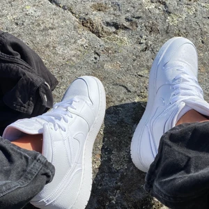 Air Jordan 1 - Air Jordan som är använda ca 5 ggr, storlek 40 men passar 39