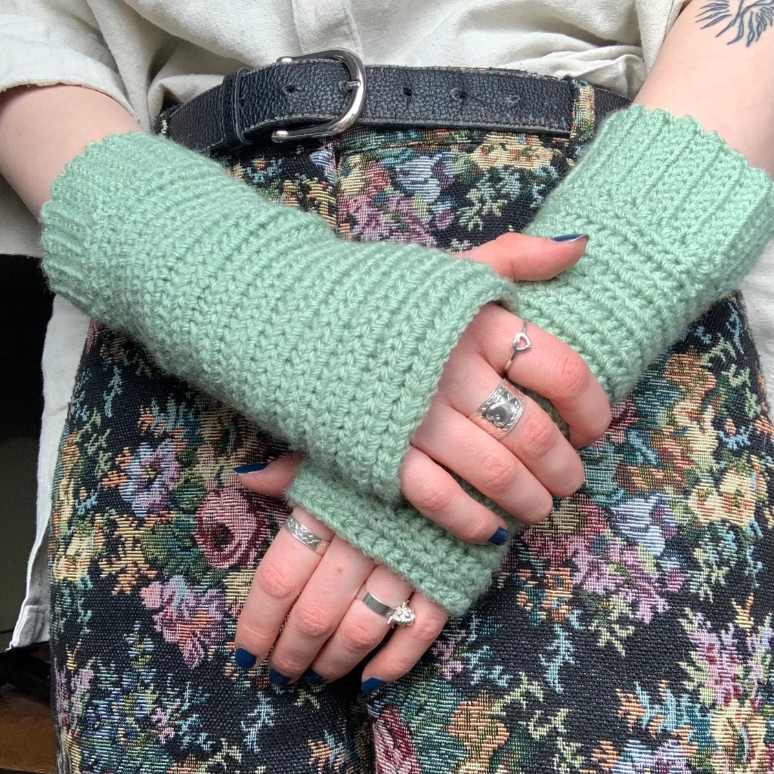 Mintgröna virkade torgvantar - 90