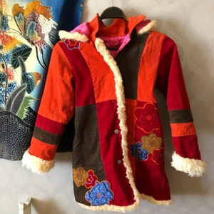 Manchester jacka, xs - Fin kappa, jacka i Manchester.   Denna är helt unik då jag färgat den själv. Så fin till våren!