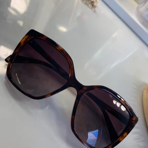 Solglasögon - Kommer tyvärr inte till använding längre, bra skick!💓