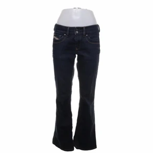 Lågmidjade jeans - Lågmidjade jeans köpa från sellpy. Som tyvärr var för små. Helt nya