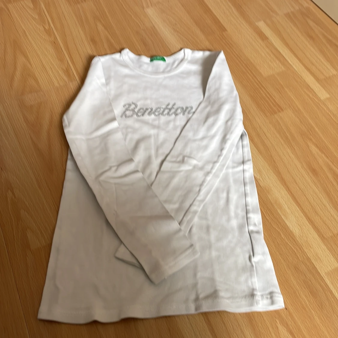 Vit benetton tröja  - 90