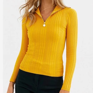 Tröja med dragkedja - miss selfridge  - Använd max 3 gånger, nyskick. Bara legat i garderoben. 